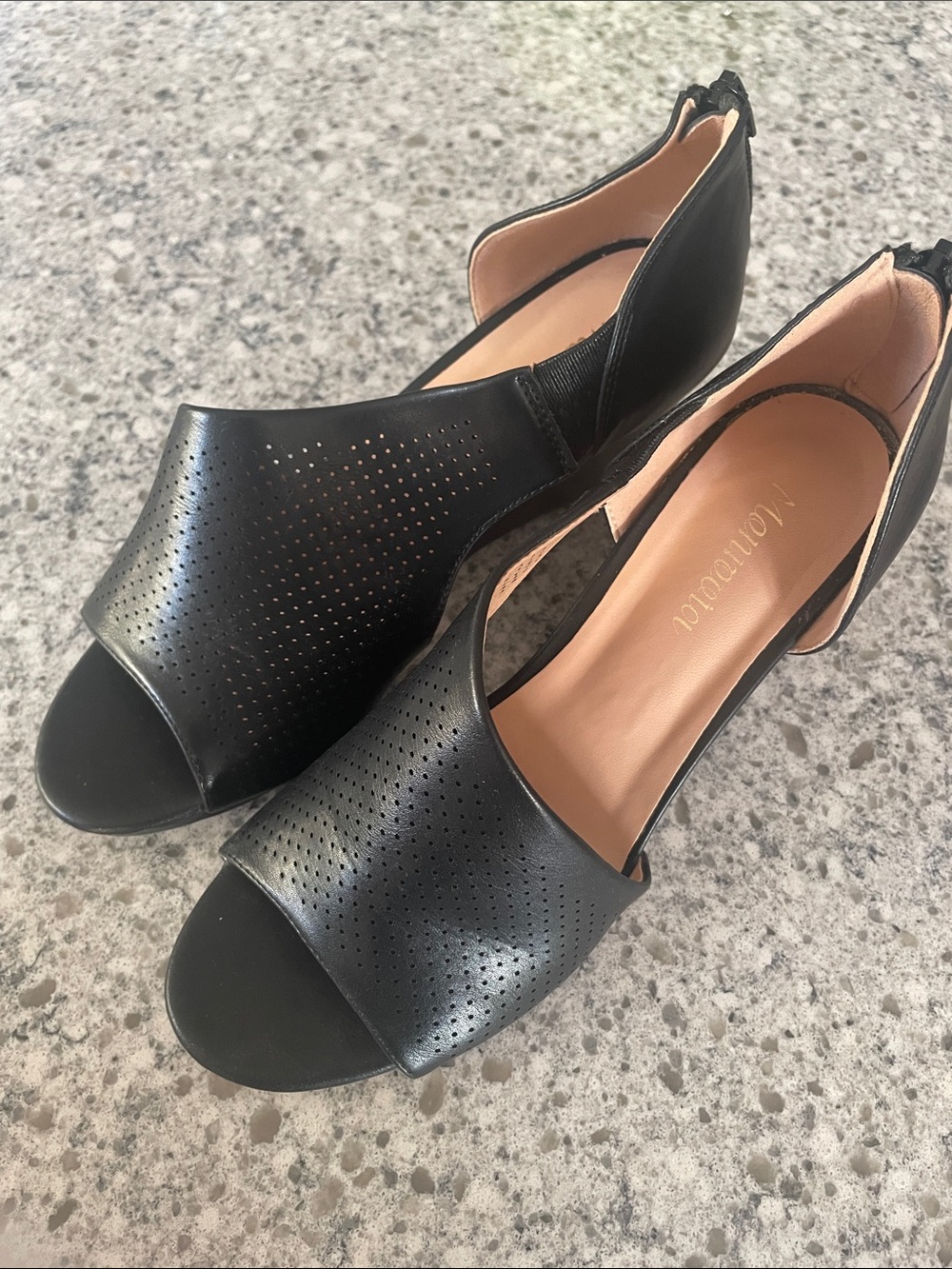 Comfort Open-Toe Perforated Black Women’s Sandals